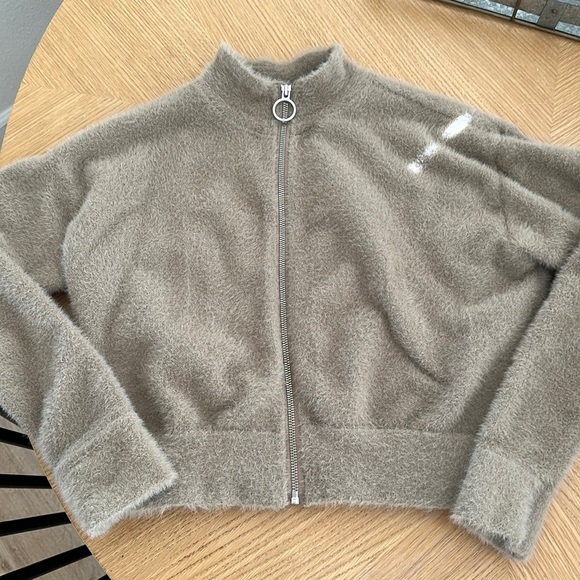 GYMSHARK WHITNEY EYELASH KNIT JACKET XS - Picture 2 of 6